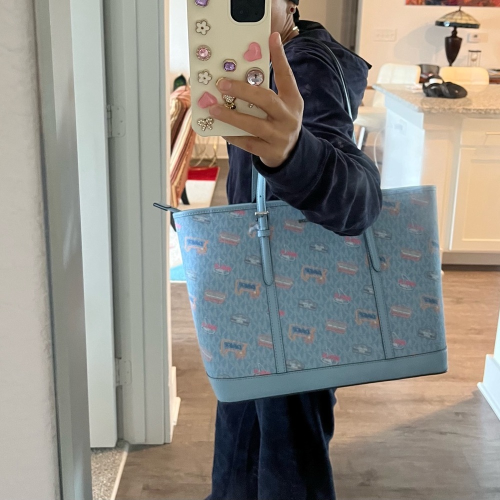 Michael Kors Light Blue Logo Print Tote.Beautiful design.OP 358 - Picture 4 of 4